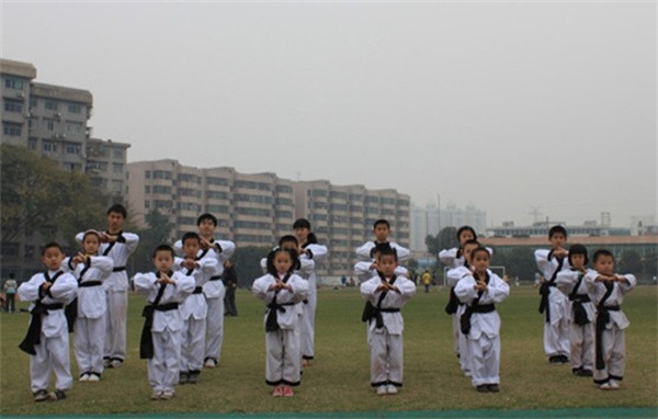 新精武少兒武術(shù) 以武修身，以德養(yǎng)性